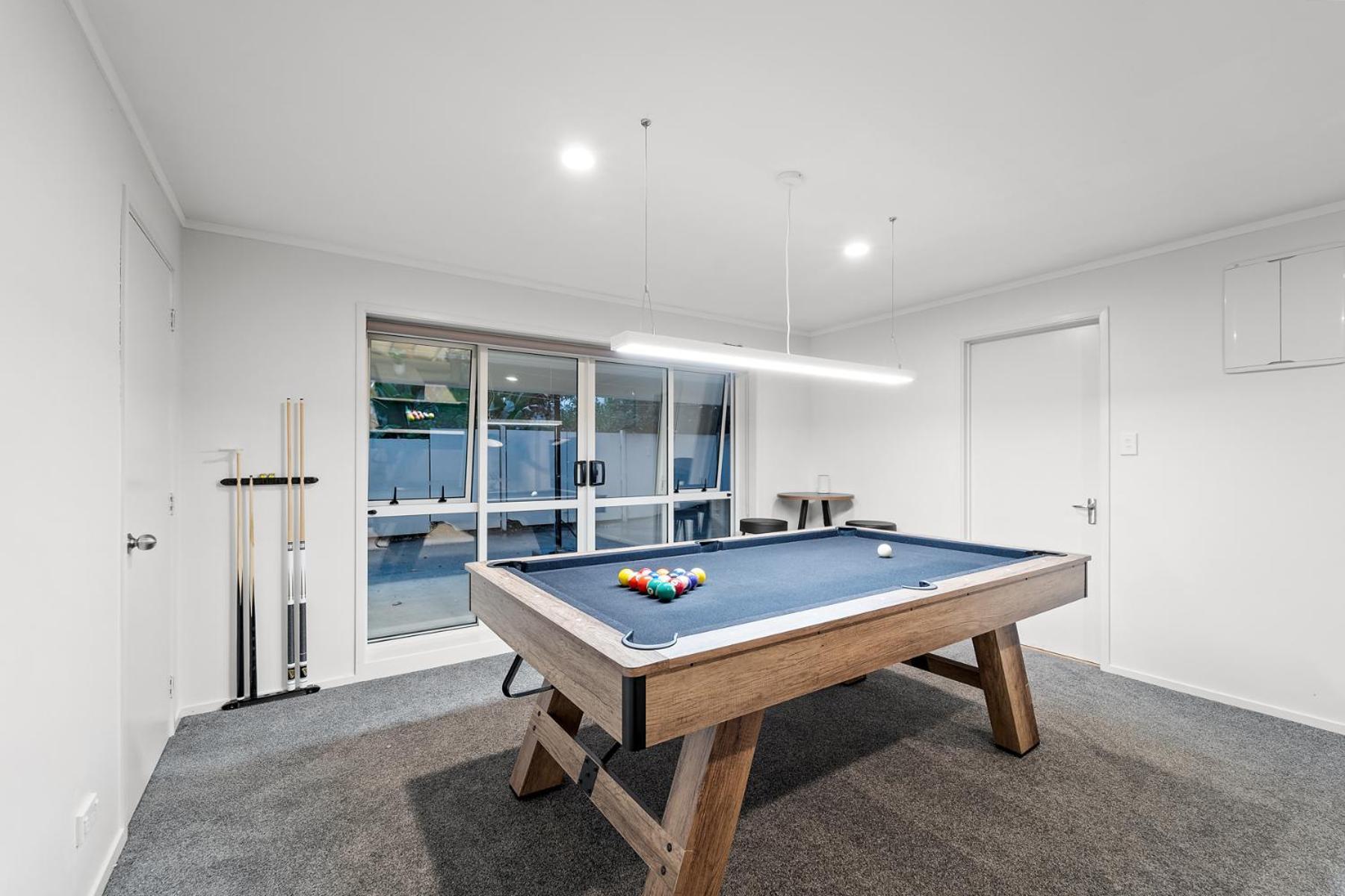 Entire House With Pool, Spa オークランド エクステリア 写真